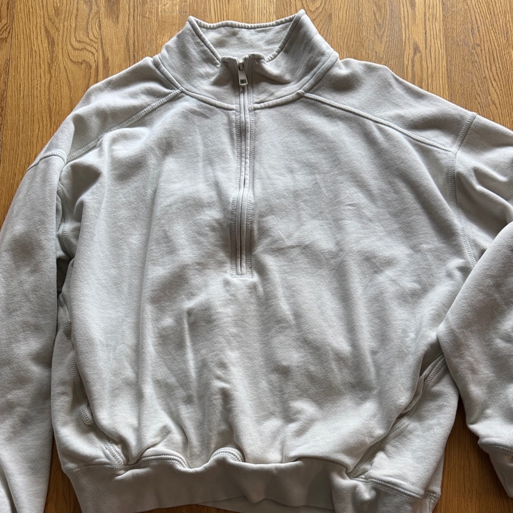 American Eagle Outfitters Light Gray Zip-Up Half Sweatshirt